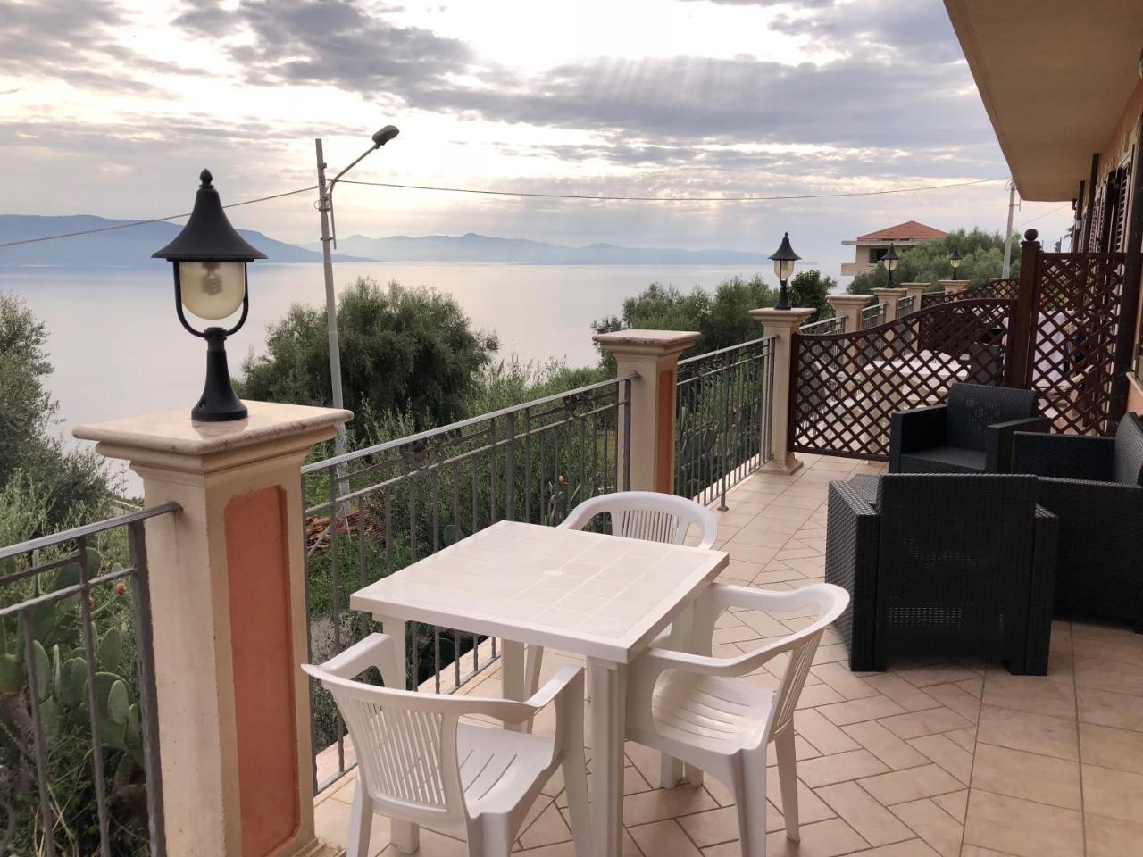 Ferienwohnung La Marinella Palmi Exterior foto